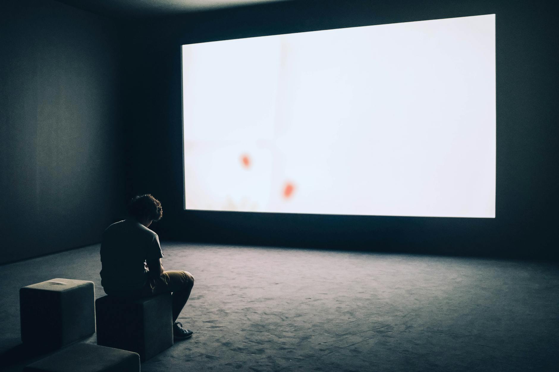 Are Projector Screens Worth It in 2025? Here’s the Real Answer for Americans